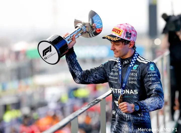 kimi-antonelli-mercedes-2026-zondag-race-japan-podium