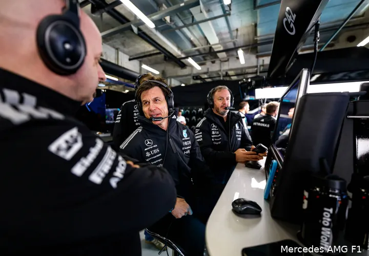 mercedes-toto-wolff-simone-resta-bradley-lord-2026-china-1