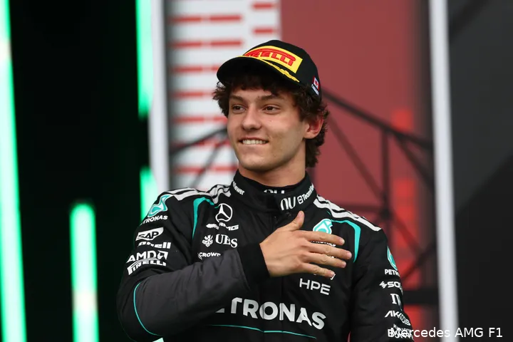 kimi-antonelli-mercedes-2026-canada-zondag-race-podium