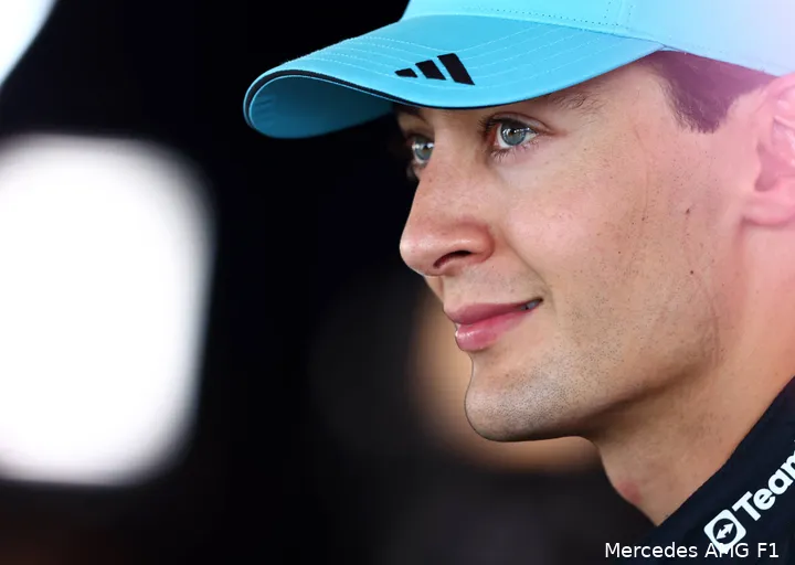 george-russell-mercedes-gp-barcelona-catalonie-2026-zondag-podium-8