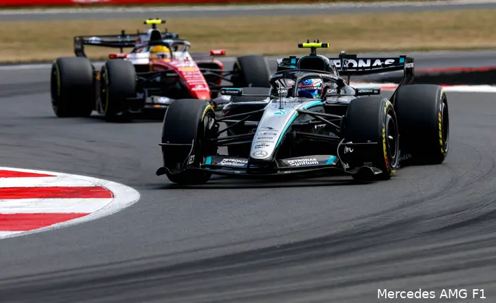 andrea-kimi-antonelli-mercedes-gp-groot-brittannie-2026-zaterdag-lewis-hamilton-ferrari-2