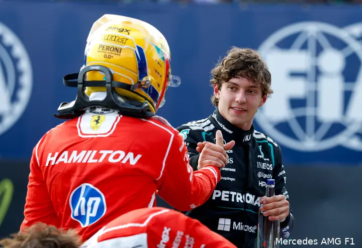 andrea-kimi-antonelli-mercedes-gp-groot-brittannie-2026-zaterdag-lewis-hamilton-ferrari-3