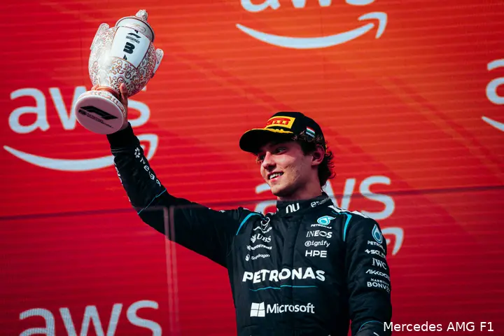 andrea-kimi-antonelli-mercedes-gp-hongarije-2026-zondag-podium