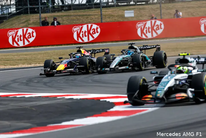 george-russell-mercedes-gp-groot-brittannie-2026-zaterdag-lando-norris-mclaren-max-verstappen-red-bull