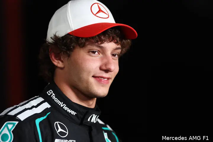 andrea-kimi-antonelli-gp-spanje-mercedes-2026-zaterdag-2