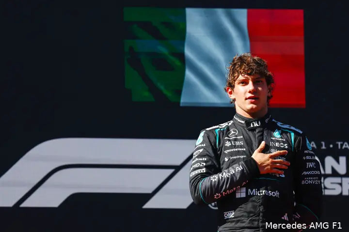kimi-antonelli-podium-2026-spanje-madrid-2026-sunday-b