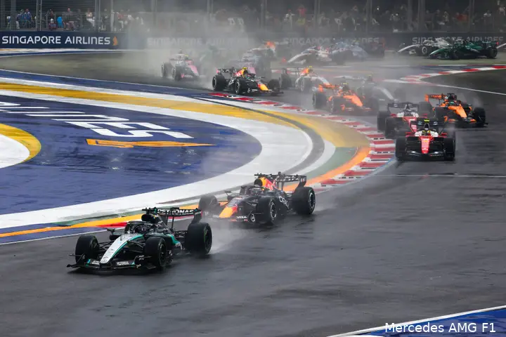 george-russell-mercedes-gp-singapore-2026-zaterdag-max-verstappen-red-bull-racing-charles-leclerc-lewis-hamilton-oscar-piastri-lando-norris-3
