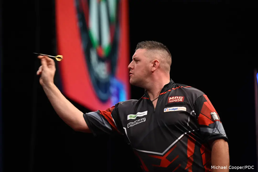 Daryl Gurney (3)