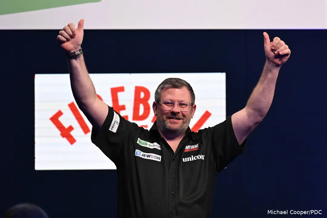James Wade zorgde voor de grootste verrassing tot nu toe door Luke Littler te verslaan.