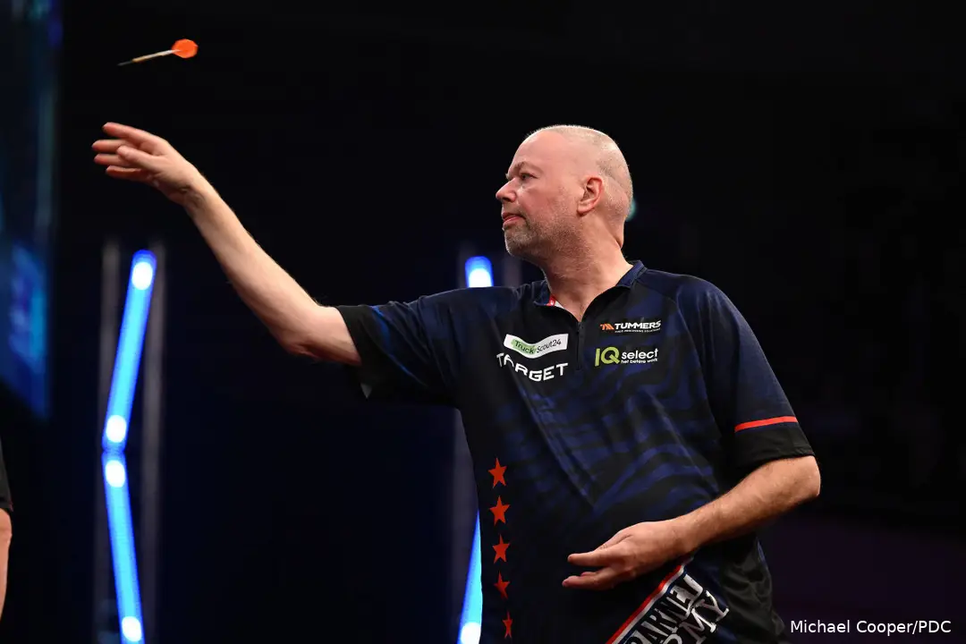 Levende legende Raymond van Barneveld in actie