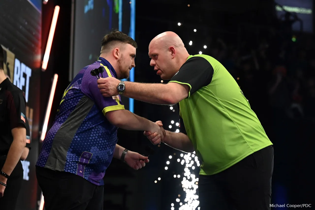 Op maandagavond staan Luke Littler en Michael van Gerwen tegenover elkaar op de World Matchplay
