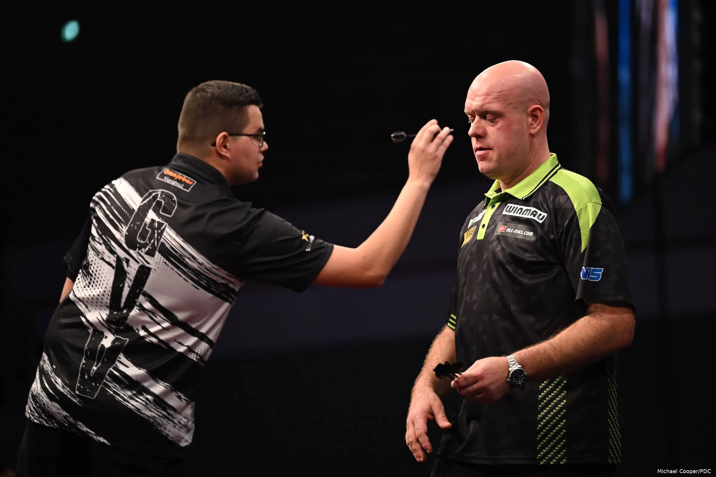Gian van Veen & Michael van Gerwen (1)