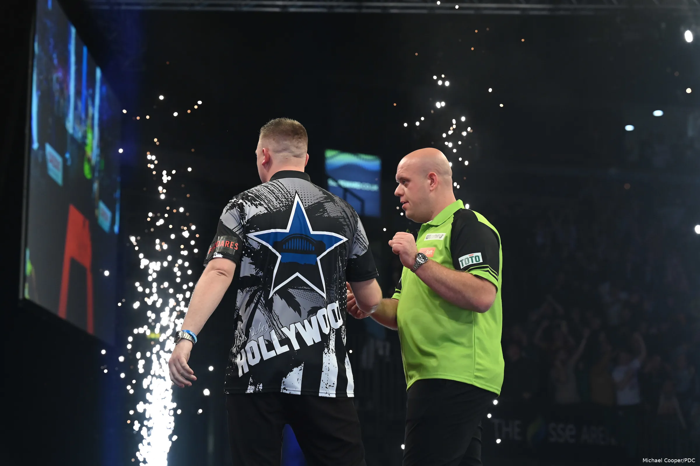 2023pl1f chris dobey michael van gerwen29