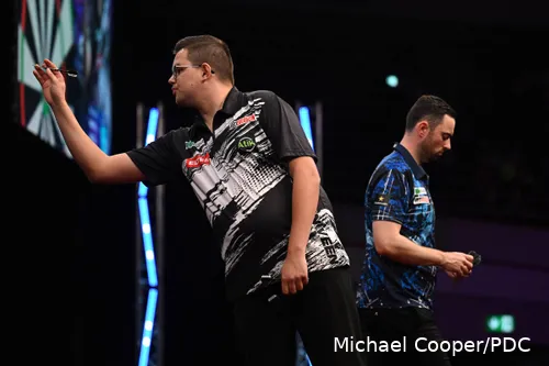 Gian van Veen besiegte Luke Humphries im Finale der European Championship in Dortmund