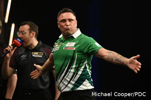 Gerwyn Price in Aktion in der Premier League Darts