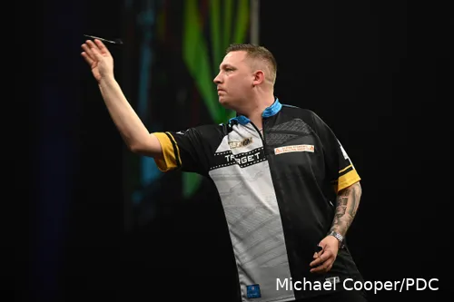 Chris Dobey in actie