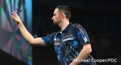 Luke Humphries in actie