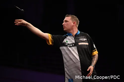 Chris Dobey in actie