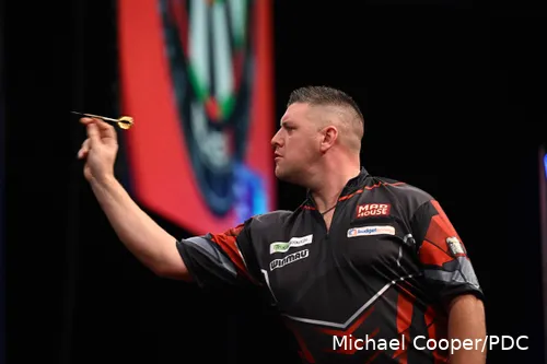 Daryl Gurney in actie