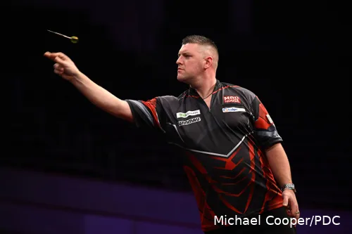 Daryl Gurney in actie