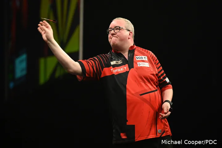 Stephen Bunting in action
