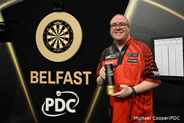 Die ersten Punkte, der erste Wochentitel: Stephen Bunting feierte an Spieltag vier der Premier League Darts 2026 einen besonderen Befreiungsschlag