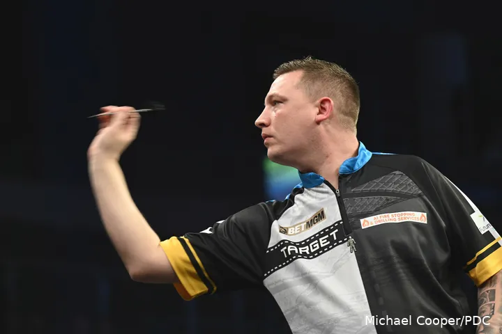 Chris Dobey in actie