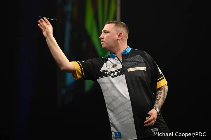 Chris Dobey in actie