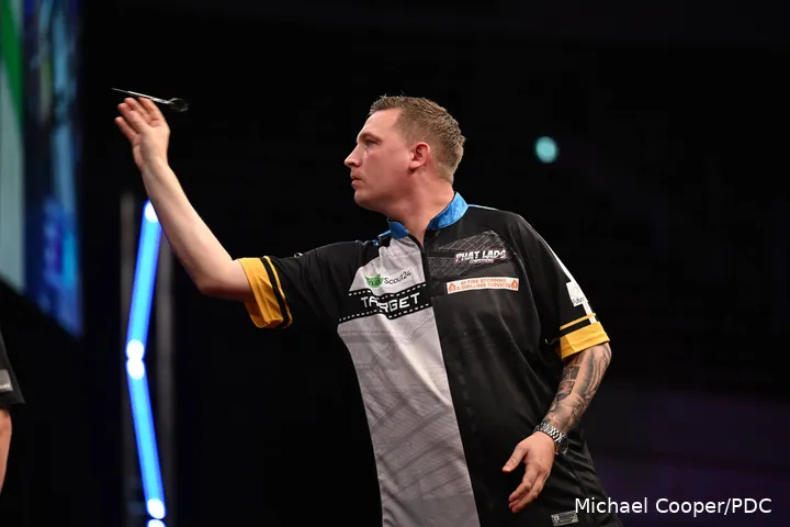 Chris Dobey in actie