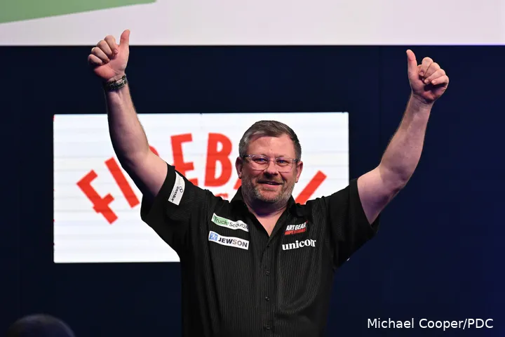 James Wade zorgde voor de grootste verrassing tot nu toe door Luke Littler te verslaan.