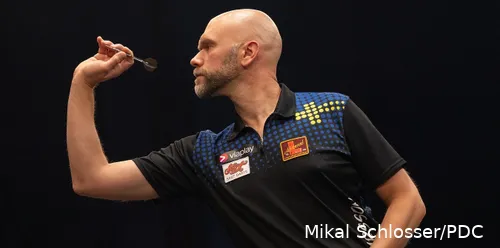 Daniel Larsson in action