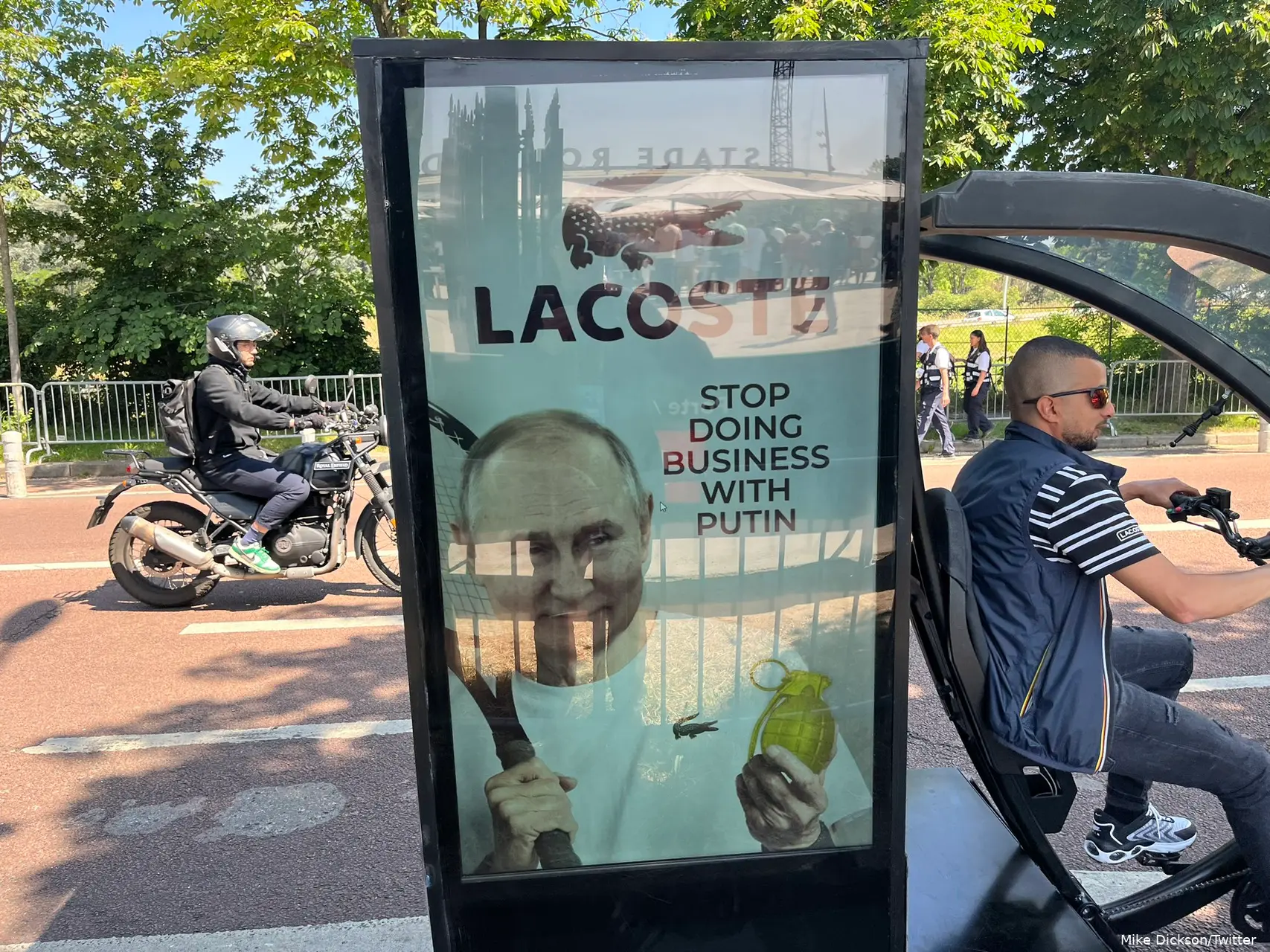 lacosteputin 64786dd797720