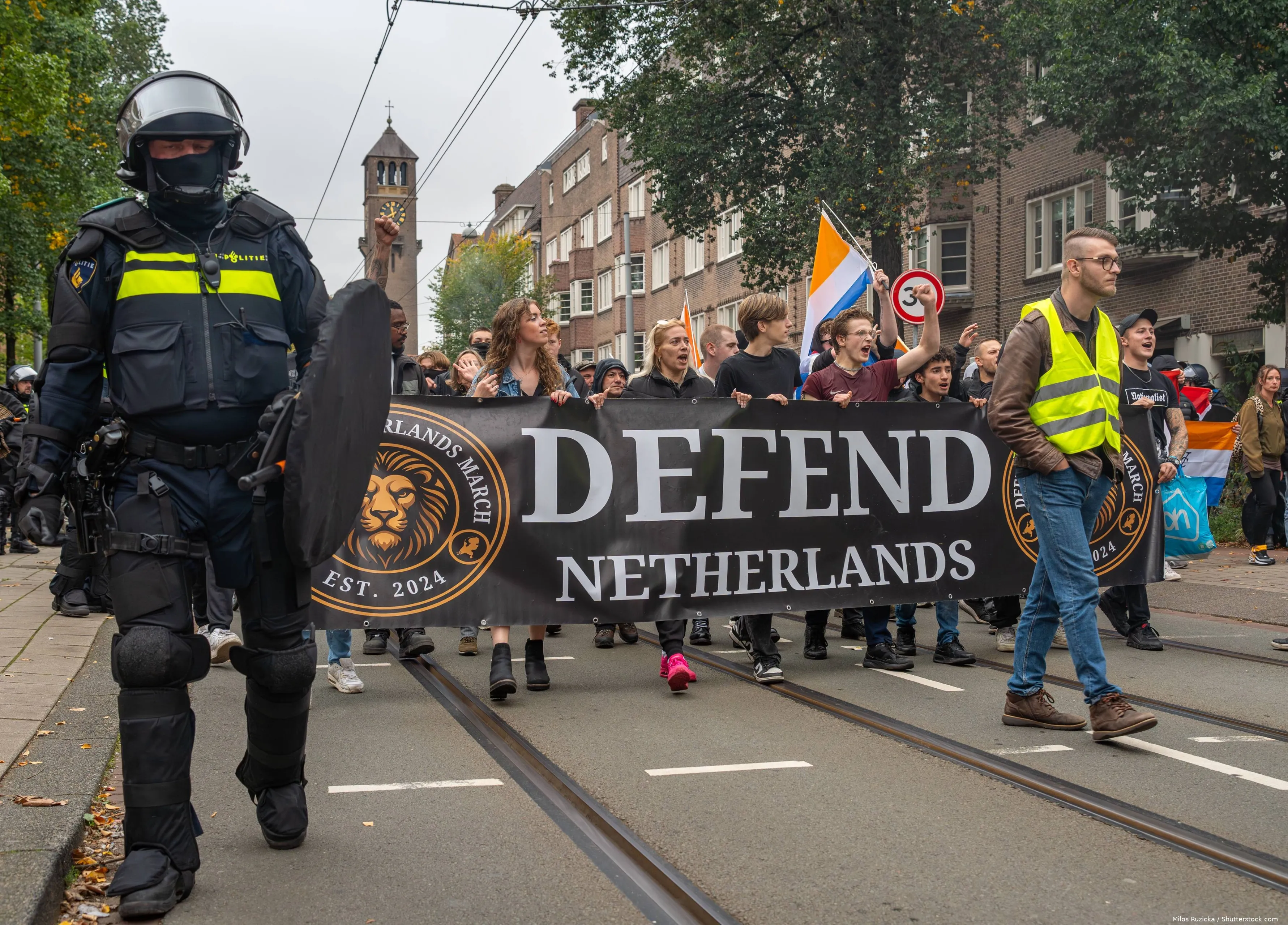 shutterstock_2689579671