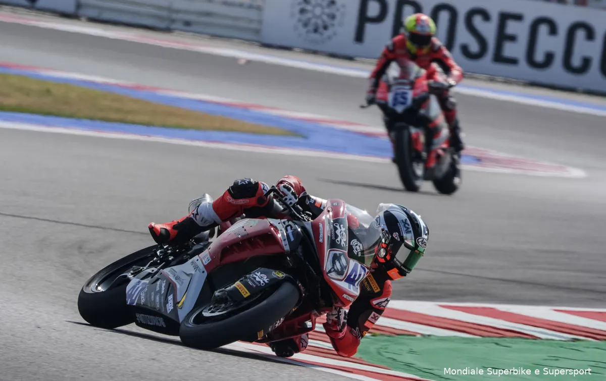 50814 r6 jdr wsbk action