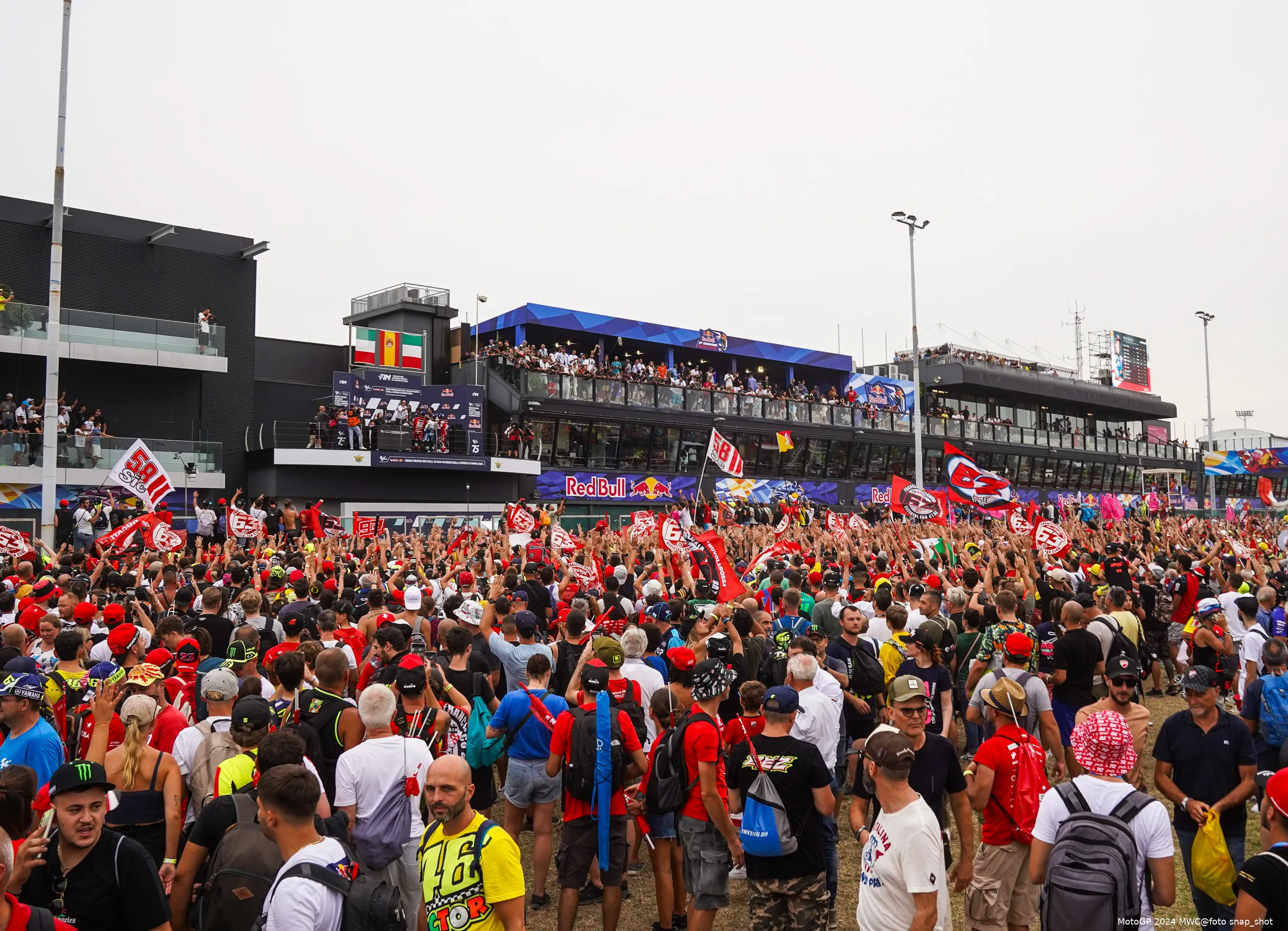 motogp 2024 mwc at foto snap shot