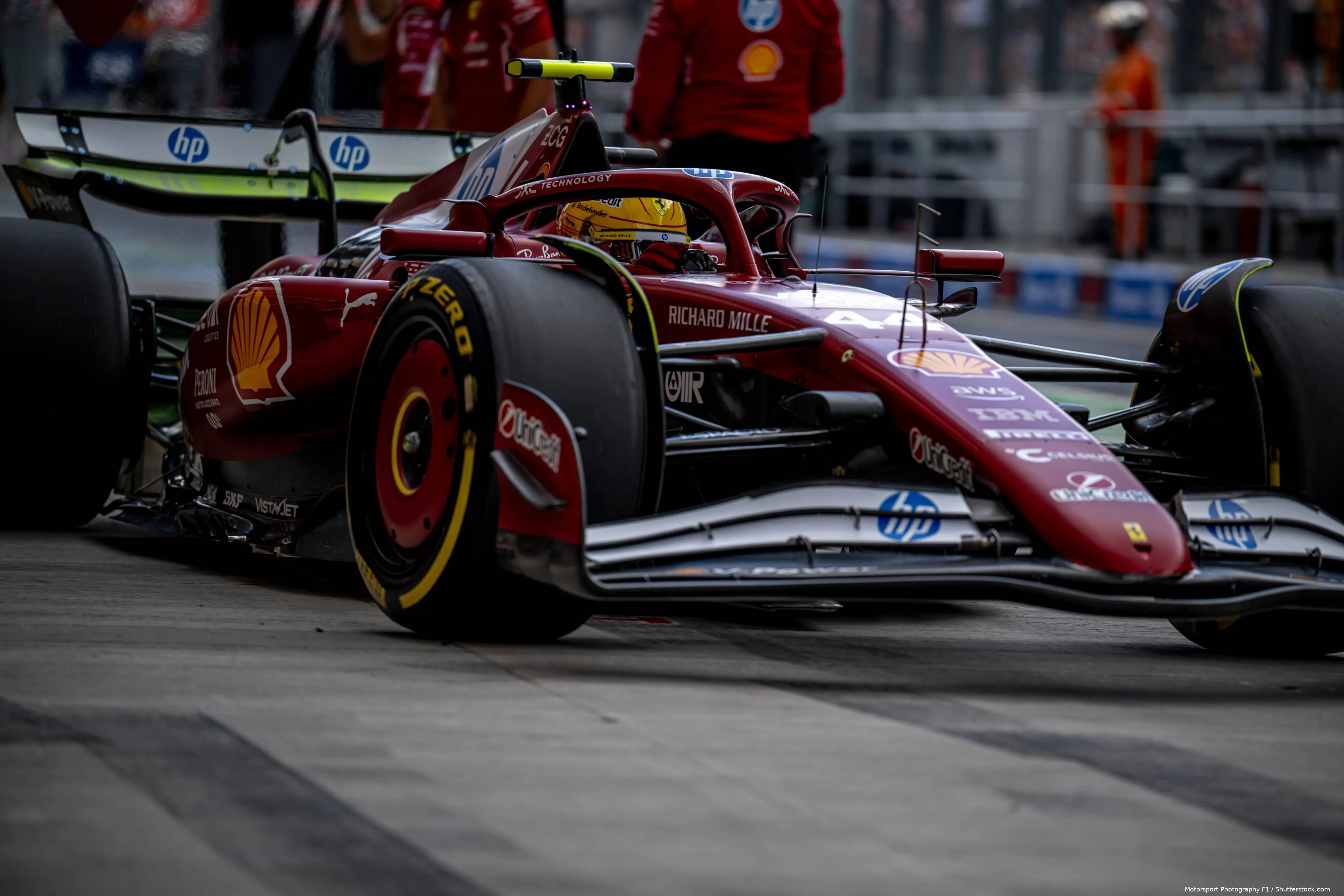 shutterstock_2705512019