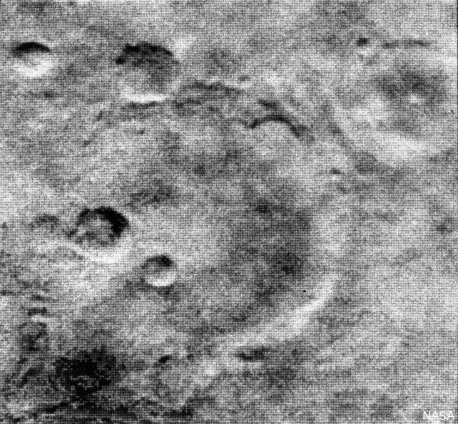 Marskrater. Foto: NASA