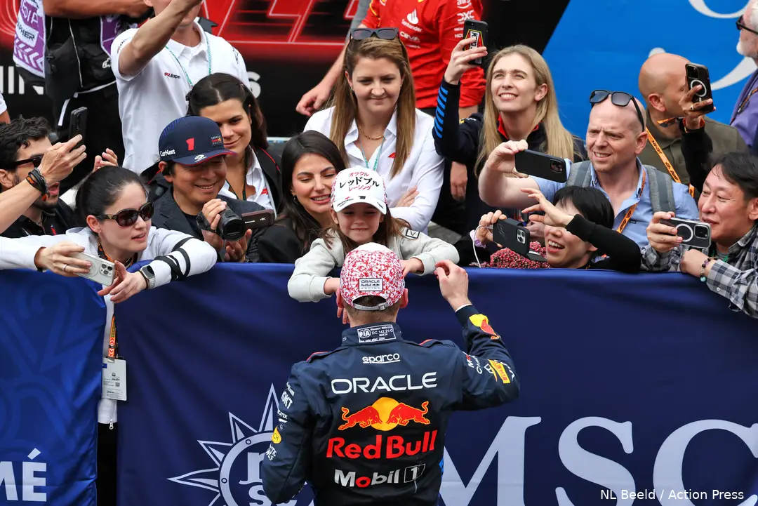 japan-2025-max-verstappen-kelly-piquet-penelope-12