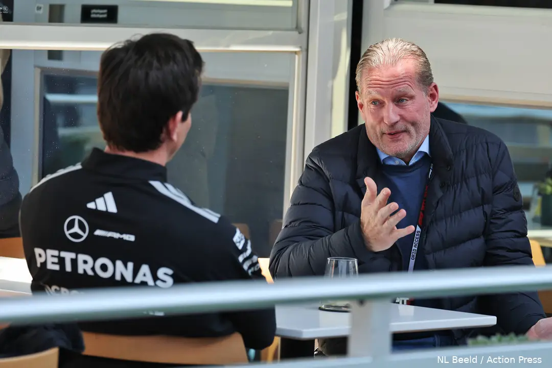 toto-wolff-jos-verstappen-canada-2026-mercedes-red-bull-racing-1