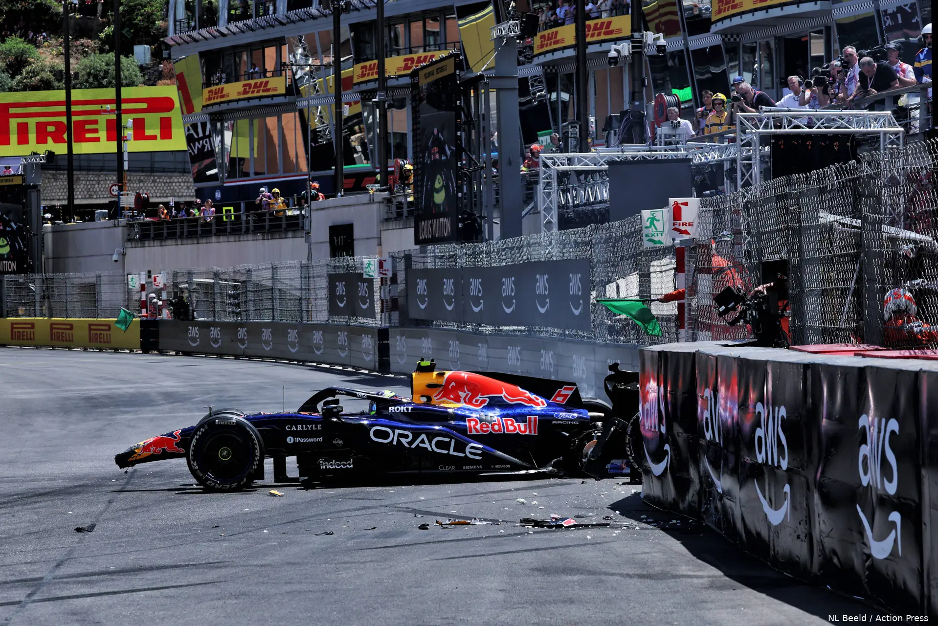 crash-isack-hadjar-red-bull-racing-monaco-vt1-rb22-14