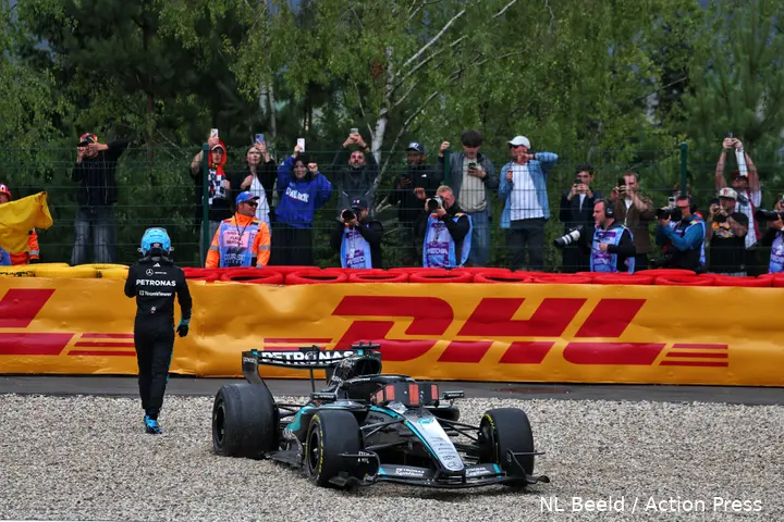 crash-george-russell-ferrari-belgië-3