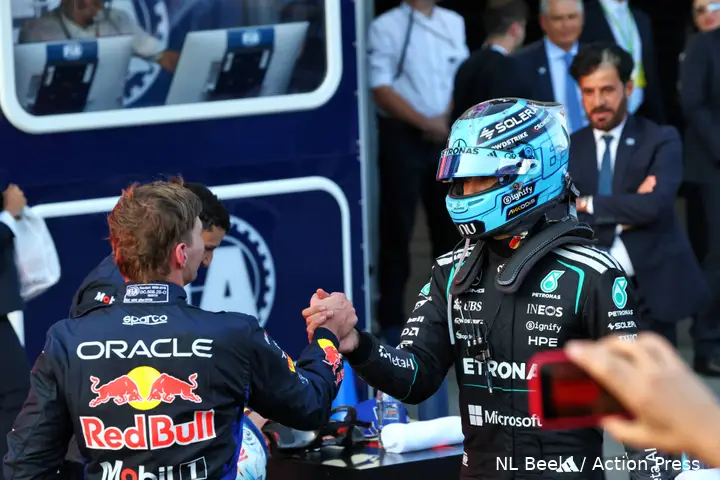 max-verstappen-george-russell-red-bull-racing-mercedes-azerbeidzjan-bakoe-1