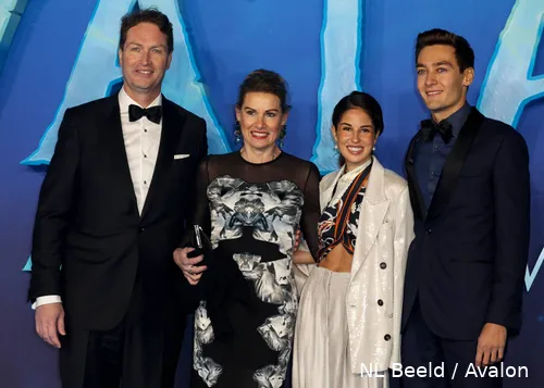 ola-kallenius-mercedes-benz-george-russell-carmen