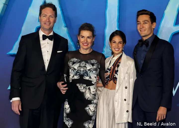 ola-kallenius-mercedes-benz-george-russell-carmen