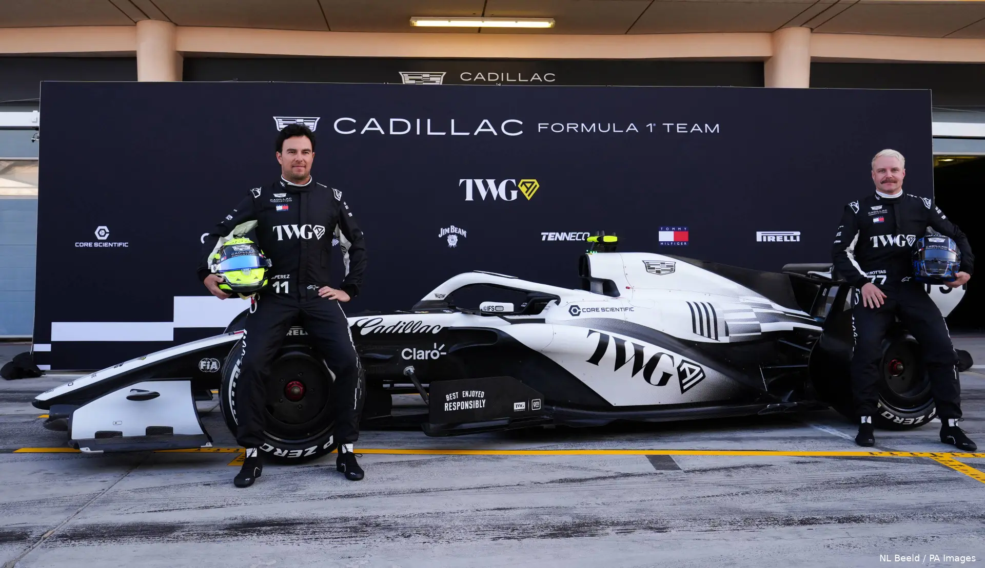 cadillac-f1-wintertest-bahrein-2026-sergio-perez-valtteri-bottas-12