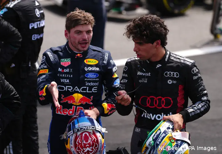 max-verstappen-gabriel-bortoleto-red-bull-racing-audi-silverstone-2026