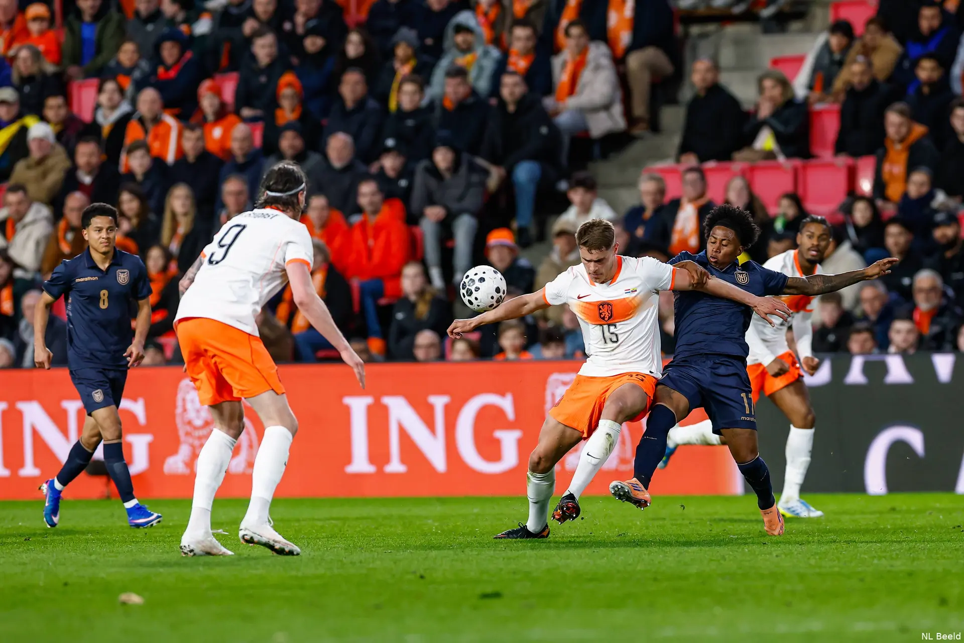 Ajax Showtime Wout Weghorst Nederlands elftal Ecuador