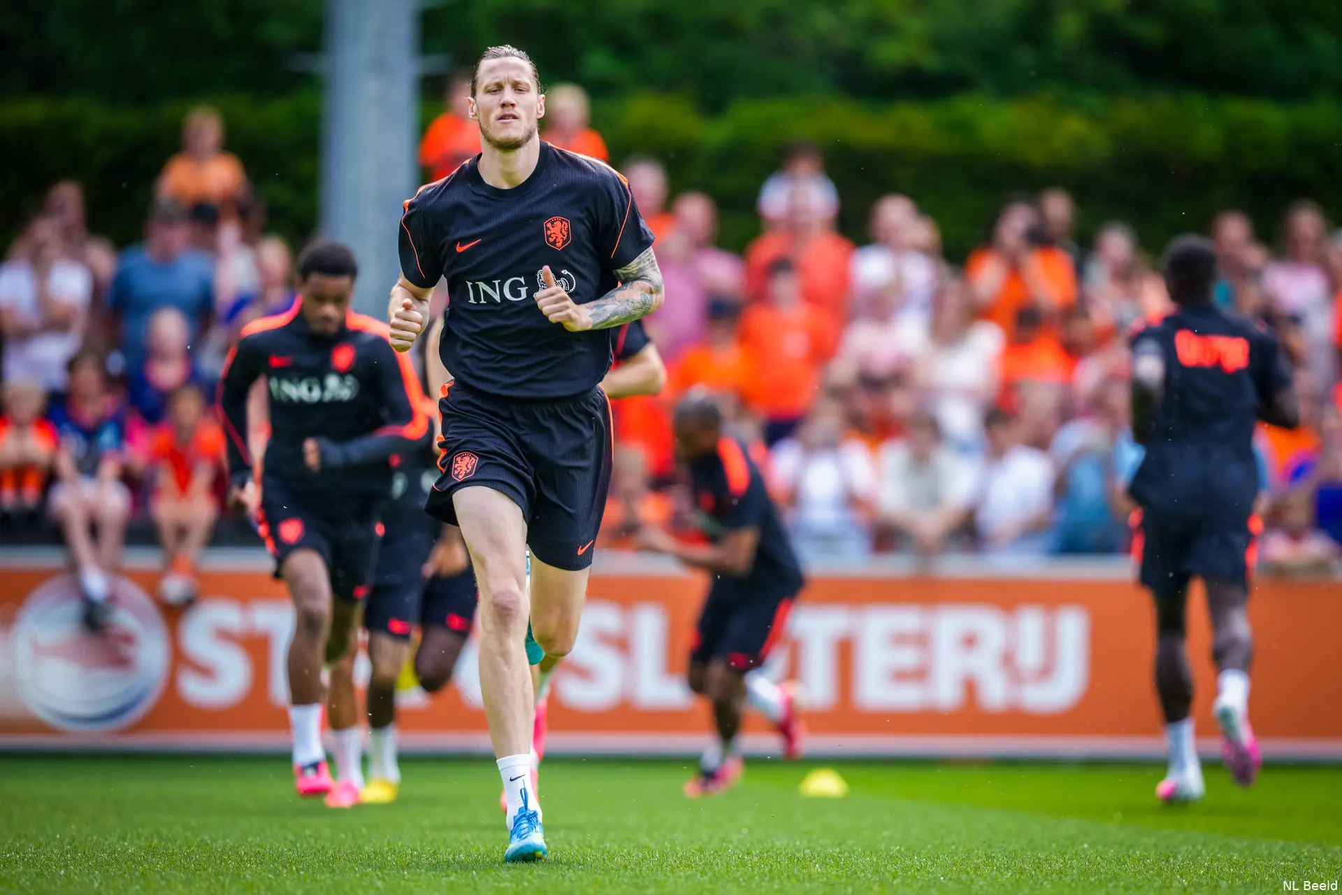 Ajax Showtime Wout Weghorst Oranje
