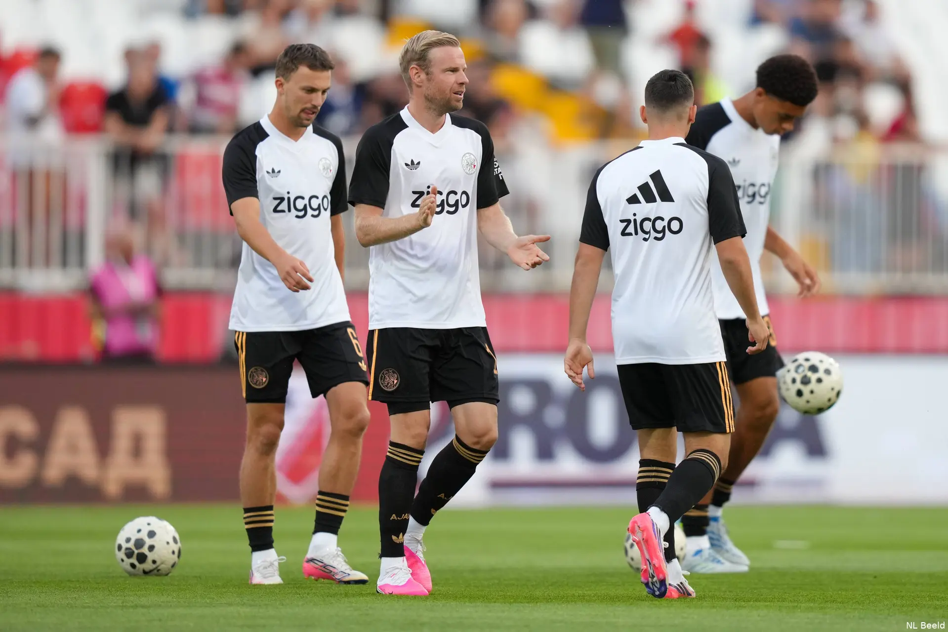 Ajax Showtime Davy Klaassen Youri Regeer Oscar Gloukh