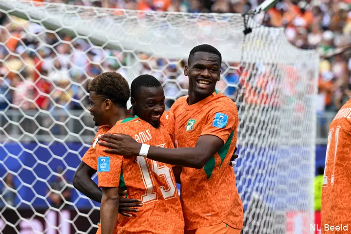 Ajax Showtime Nicolas Pepe Ivoorkust